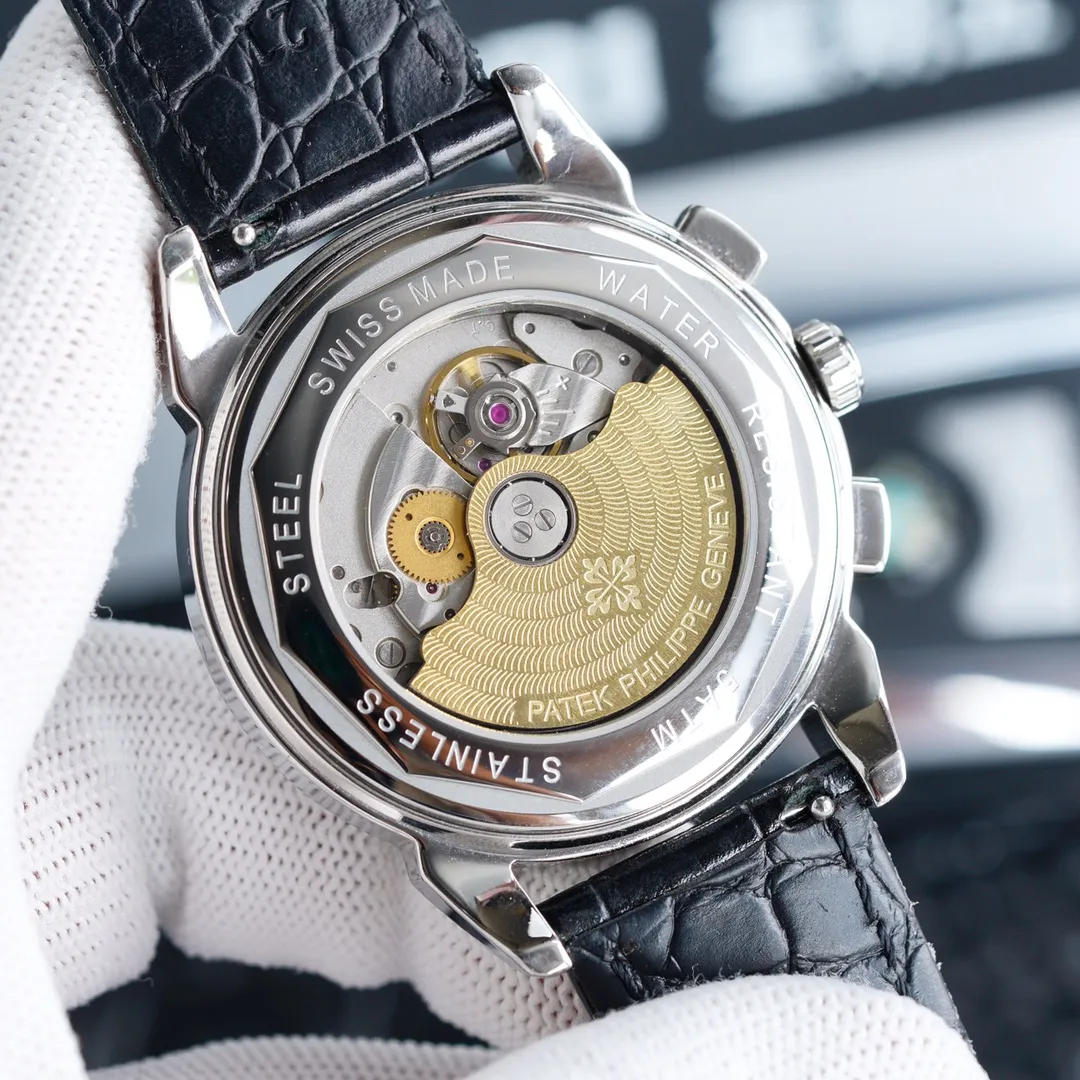 Patek Philippe Complex Series Six-Hand Men's Watch [Love] Hot Style [Love] Multifunctional Watch! 1⃣️ Equipped with an original imported 9100 week and month moon phase kinetic energy function movement mechanical watch! 2⃣️The classic exclusive inner shadow light tiles are used as scales on the dial to further show the luxurious temperament of this watch [呲呲] 3⃣️The belt is made of imported square scale cowhide strap! 4⃣️The watch mirror adopts double sapphire mirror! 5⃣️See-through bottom cover! 6⃣️Diameter 42mm, thickness 11mm! The watch function integrates day/month/date/moon/sun and other functions into one, making it the true standard of the best men’s business watch! A representative work of high-end watches! Produced with honor, the reputation of being distinguished is reflected in the details, which reveal the nobility of men, excellent taste, great craftsmanship and grandeur that is comparable to the original products! The appearance and appearance are the same and unique! Welcome to reprint!